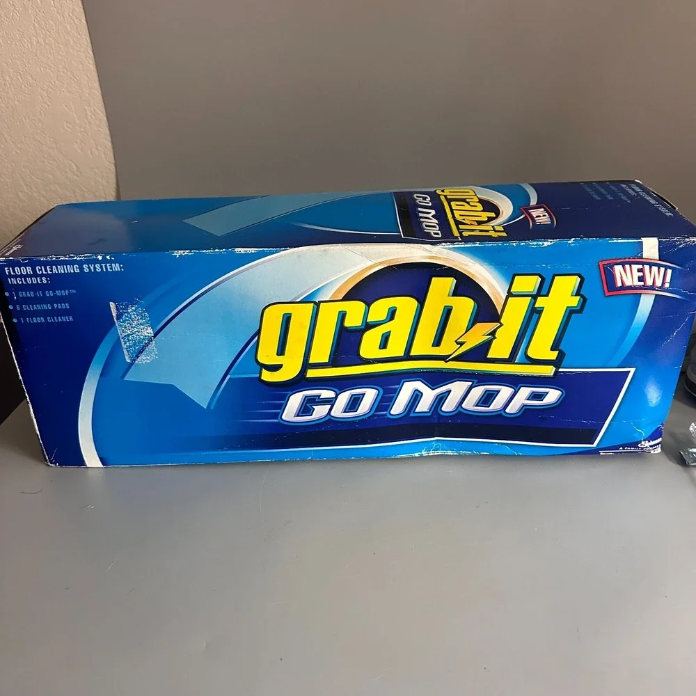 Grab-It Go-Mop Floor Cleaning System SC Johnson New with 6 Pads and Cleaner